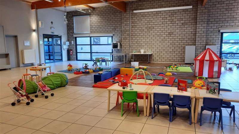 De spel- en ontmoetingsruimte in Huis van het Kind Antwerpen-Linkeroever.