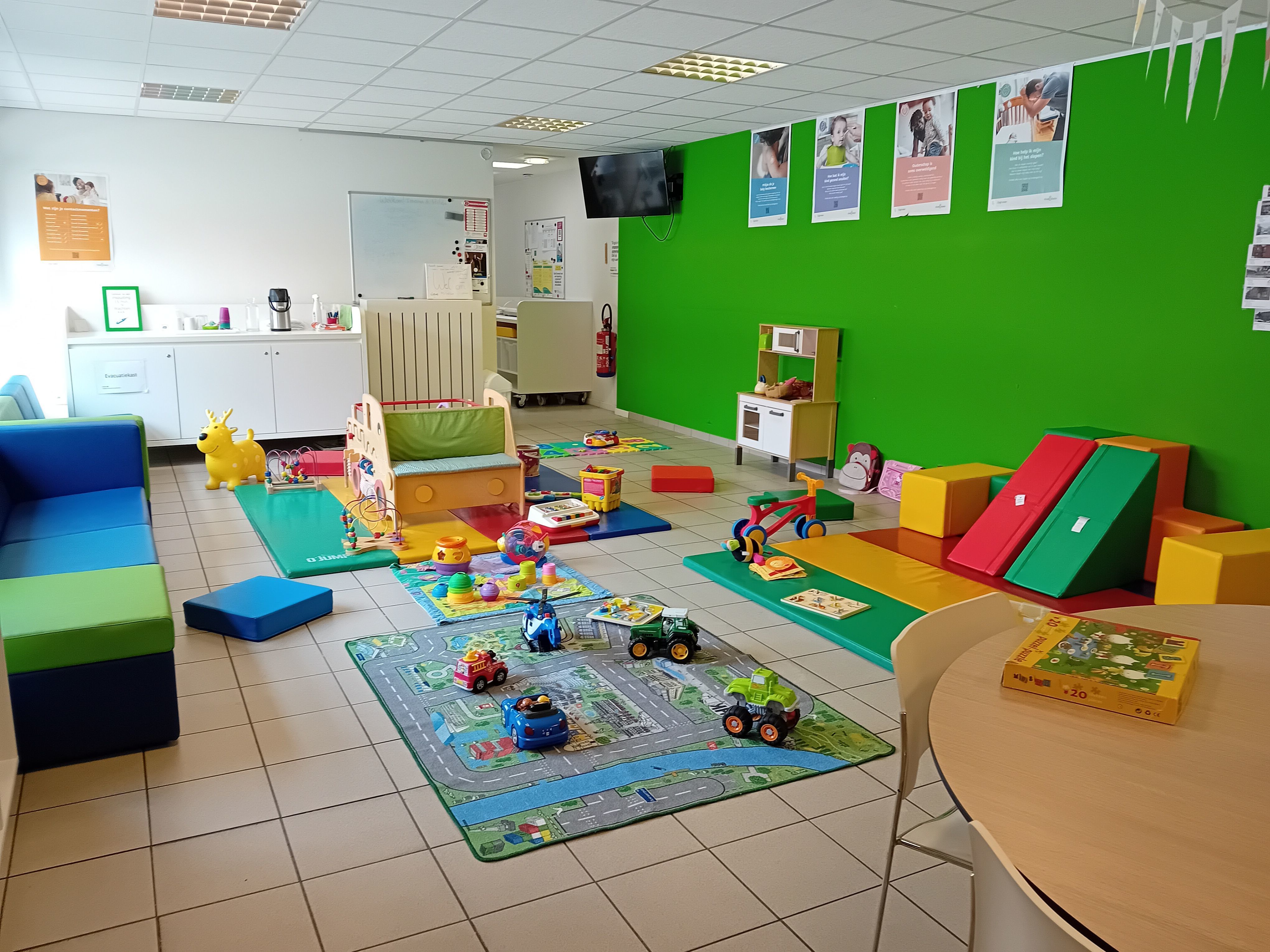 De spel- en ontmoetingsruimte in Huis van het Kind Deurne-Zuid.