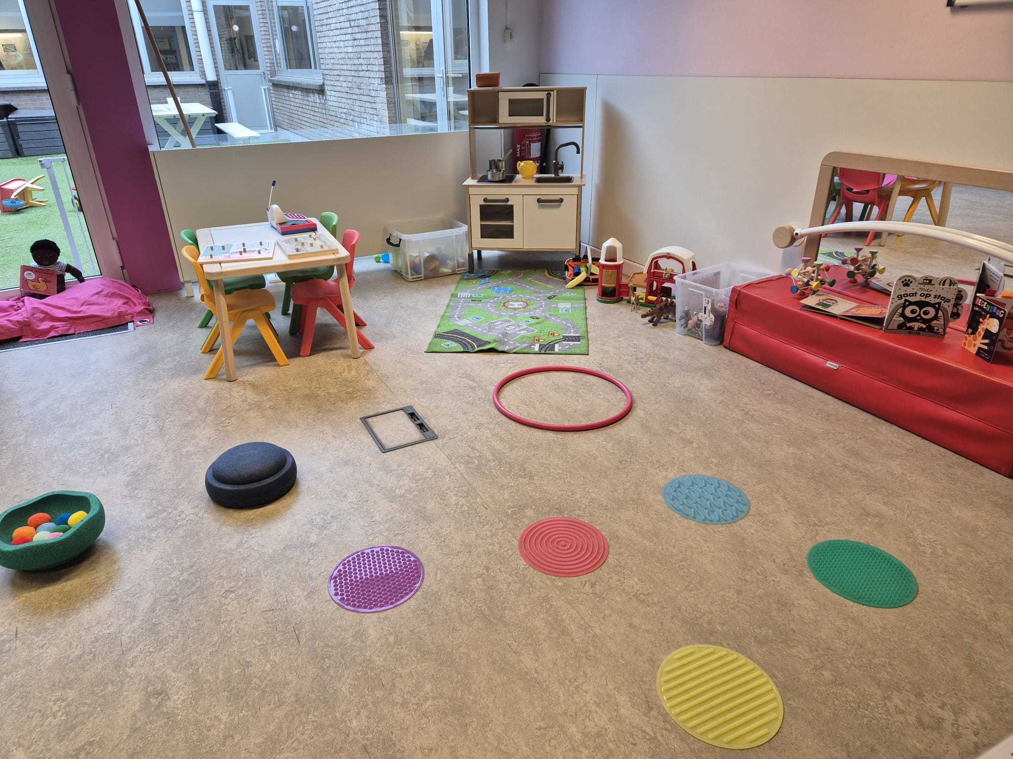 De spel- en ontmoetingsruimte in Huis van het Kind Deurne-Noord.